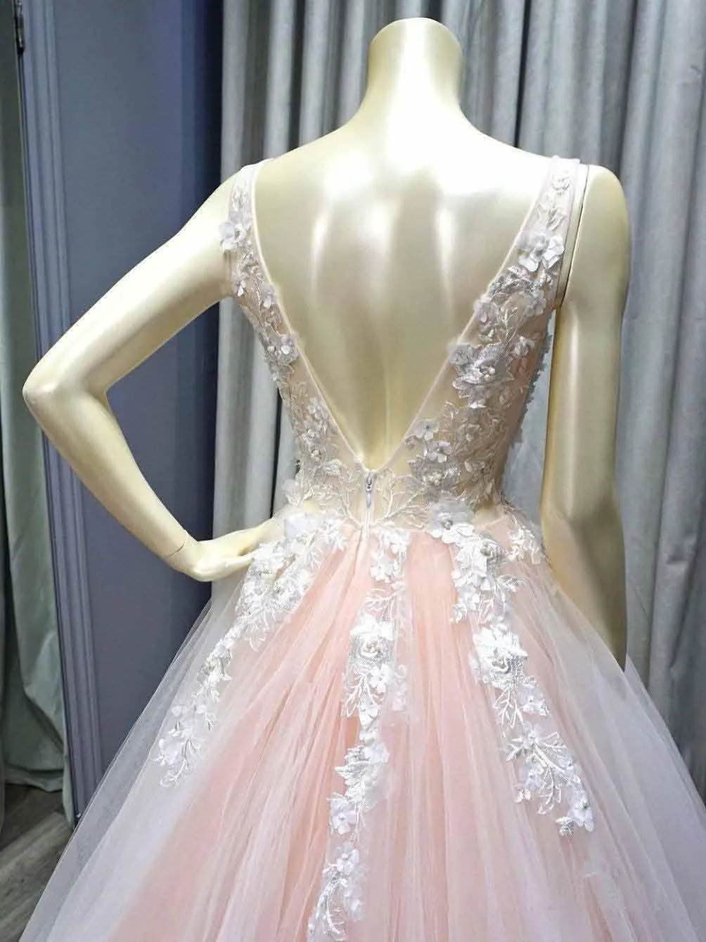 A-line V Neck Pink Tulle Prom Dresses Evening Dresses With Lace Applique PG728