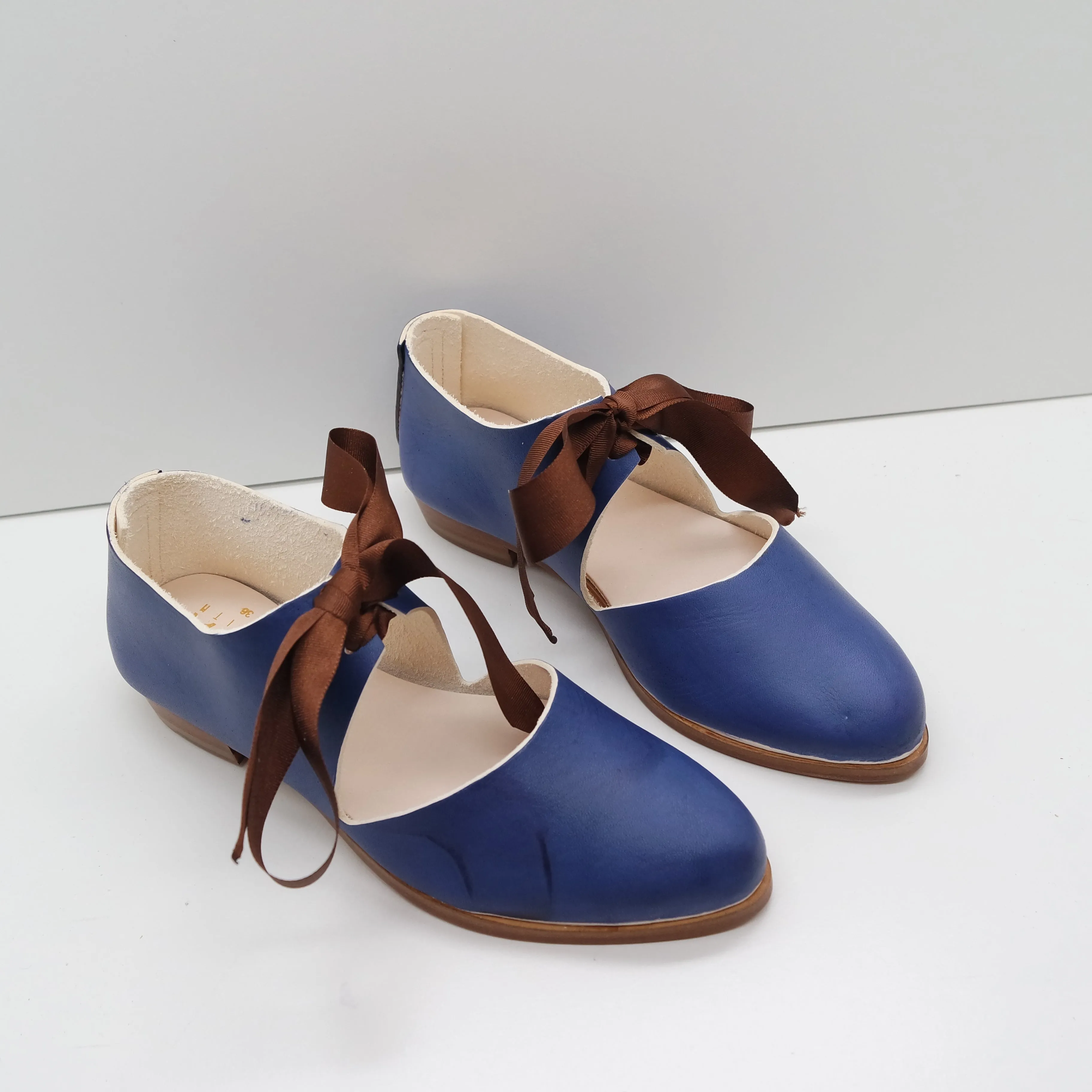 BBF24 SALE. SIZE 36. THE MARY. TT AZURE W RIBBON LACES (LEATHER MARK)