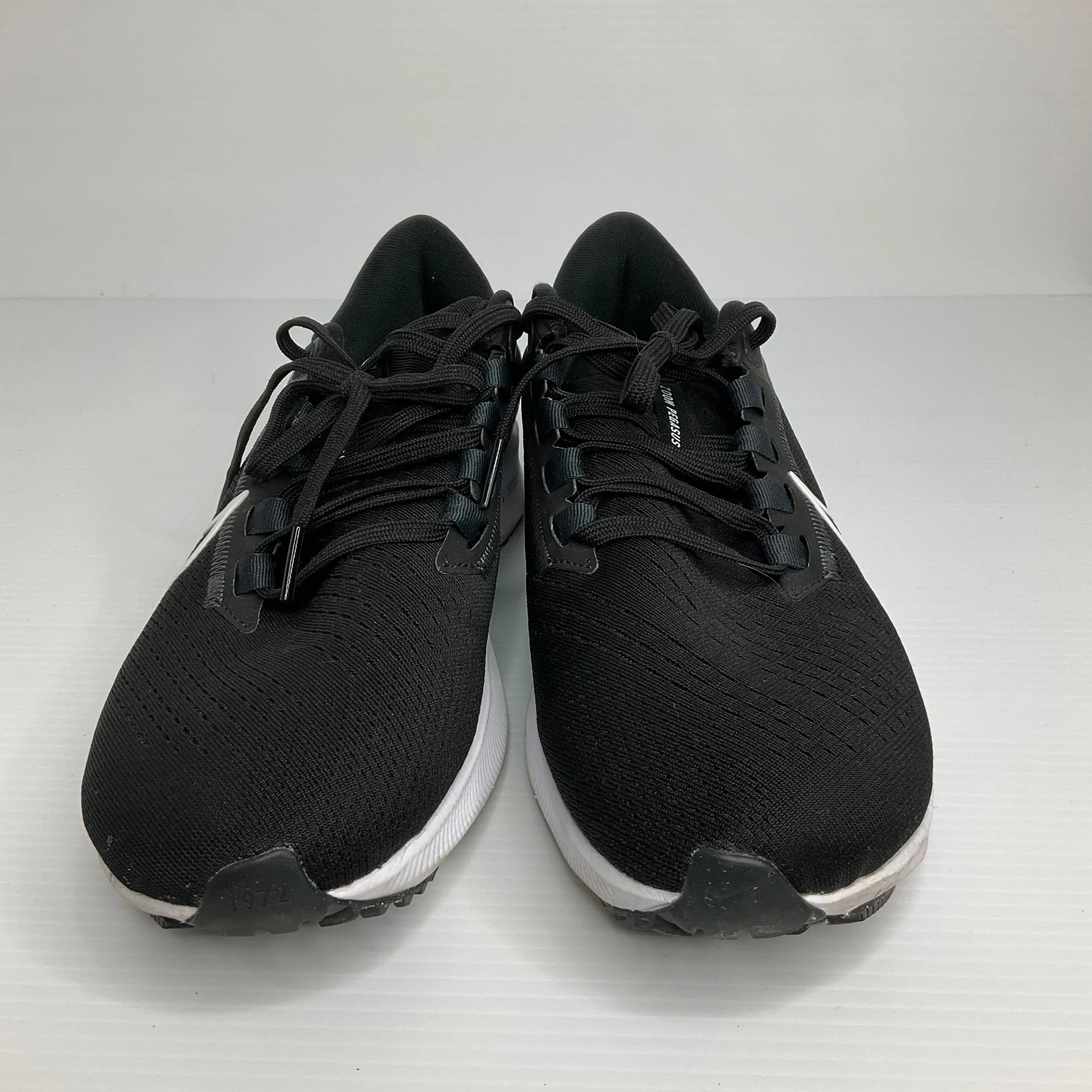 Black & White Shoes Athletic Nike, Size 10