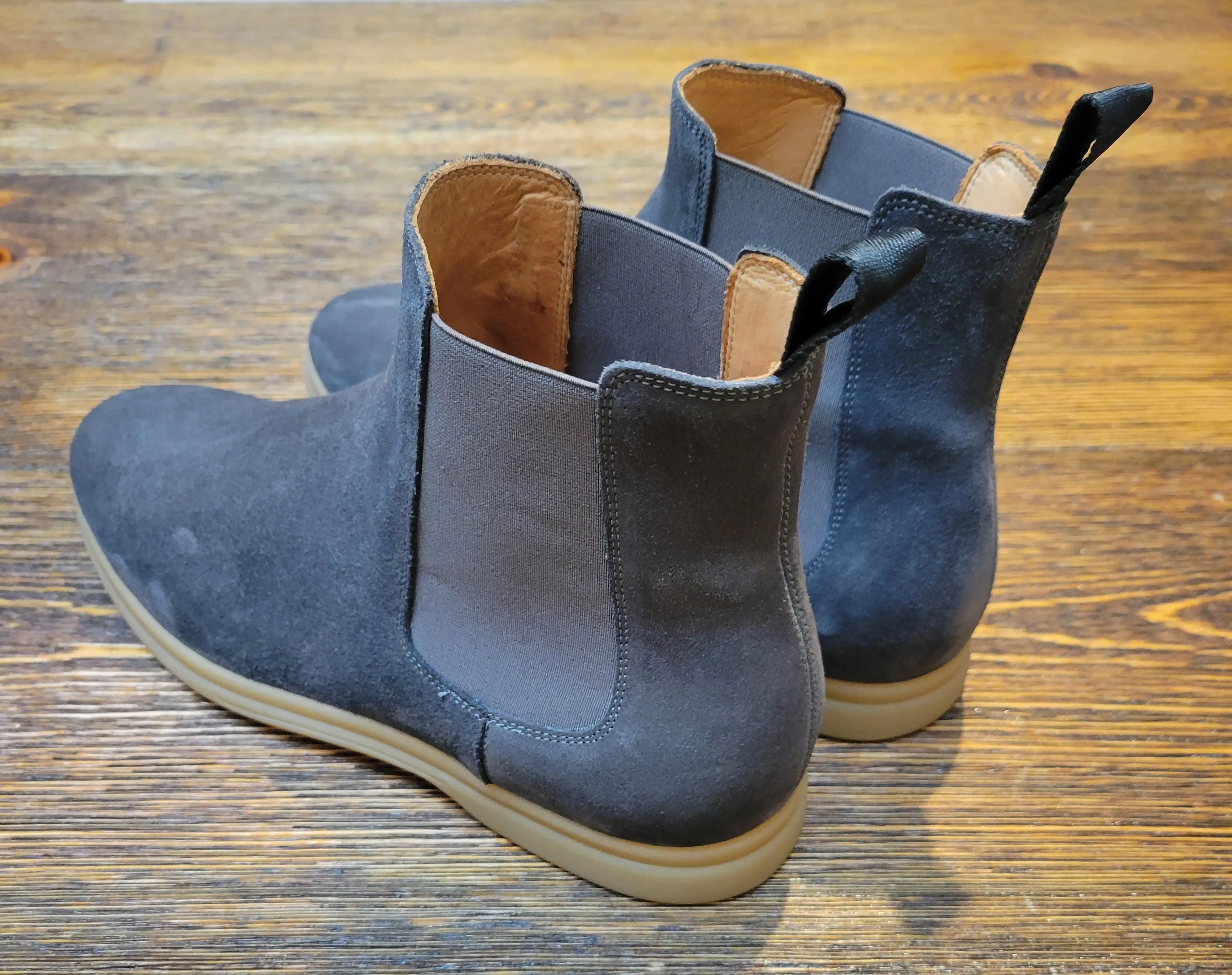 ELEVENTY GREY Suede Boot