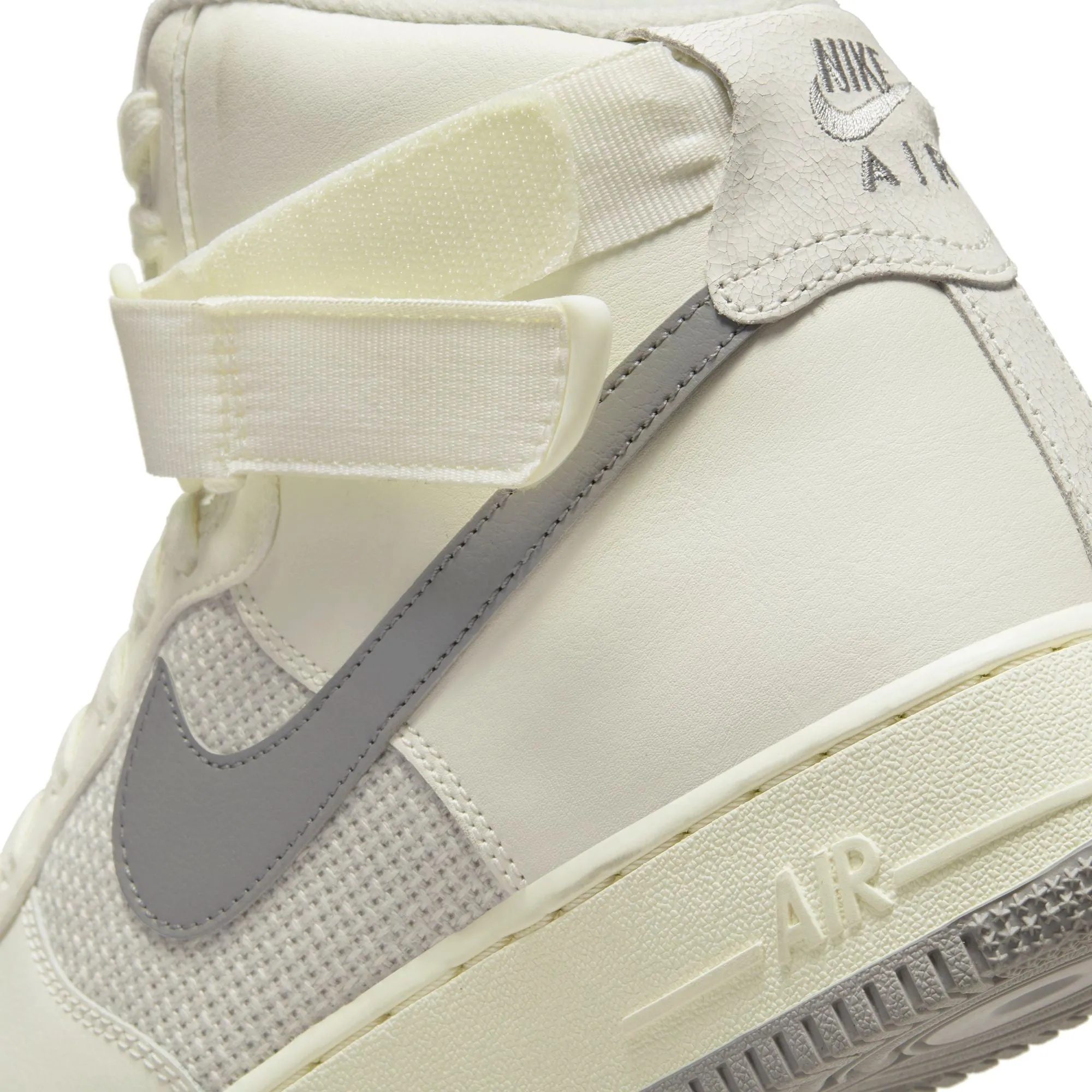 Nike Air Force 1 High ‘07 LV8 (Sail/Medium Grey-Light Bone)