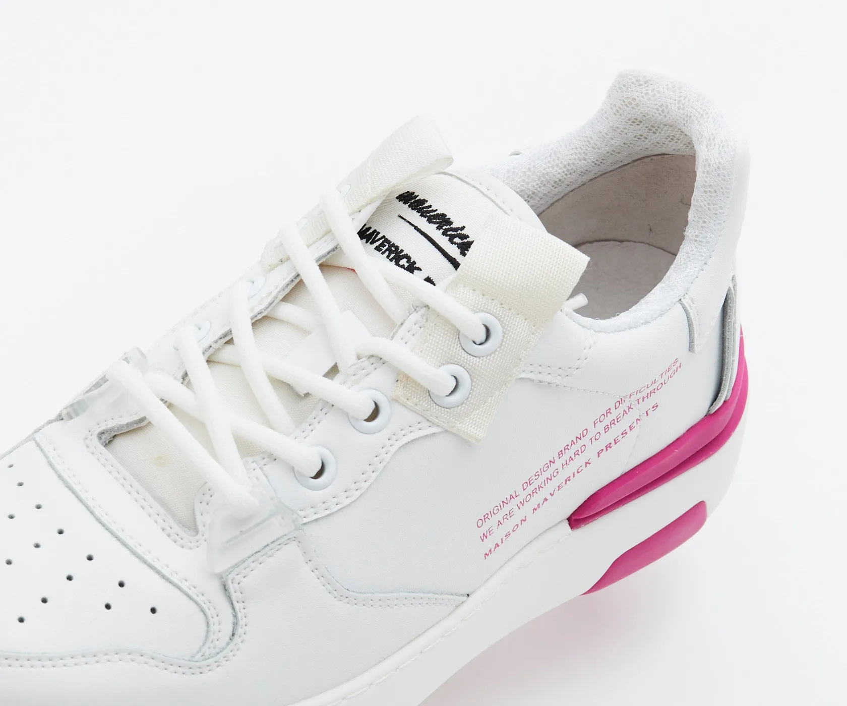 Retro Type Basketball Shoes - White/Pink