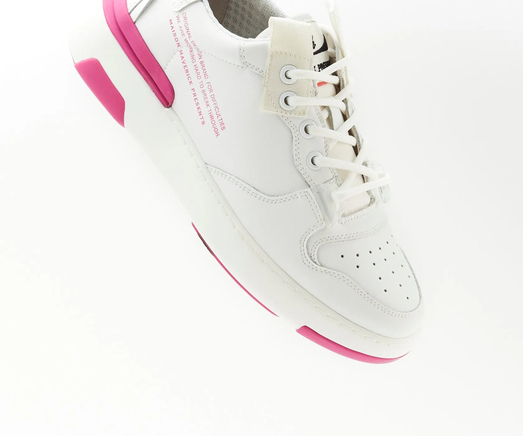 Retro Type Basketball Shoes - White/Pink