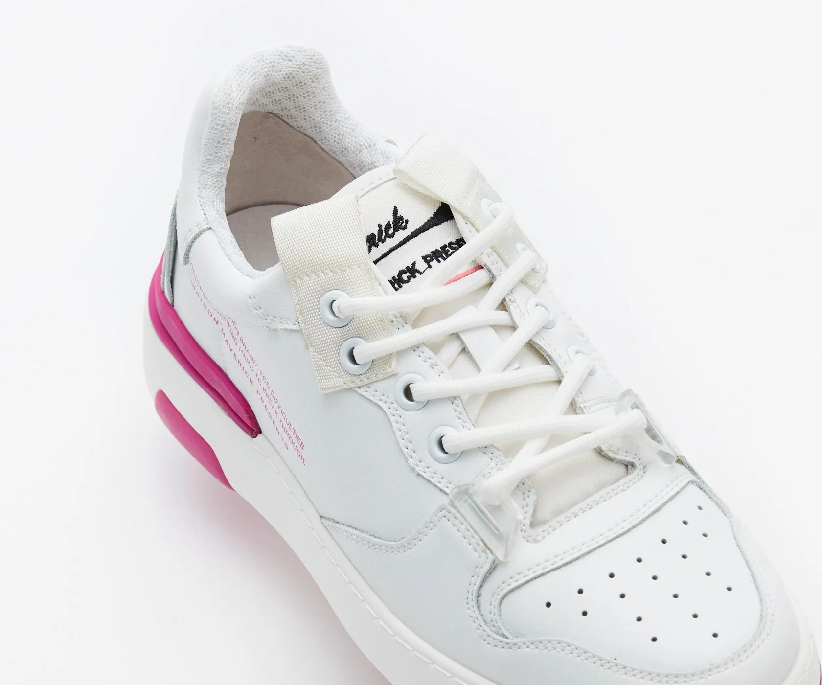 Retro Type Basketball Shoes - White/Pink